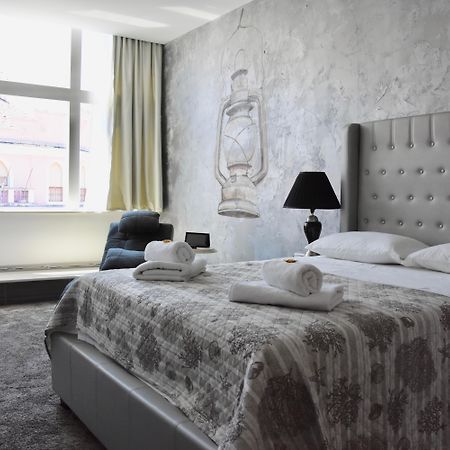 พรีมา ลูเซ ดาวน์ทาวน์ - เอ็มเอจี เควนต์ แอนด์ เอเลแกนต์ บูติก โฮเทล Hotel สปลิท ภายนอก รูปภาพ