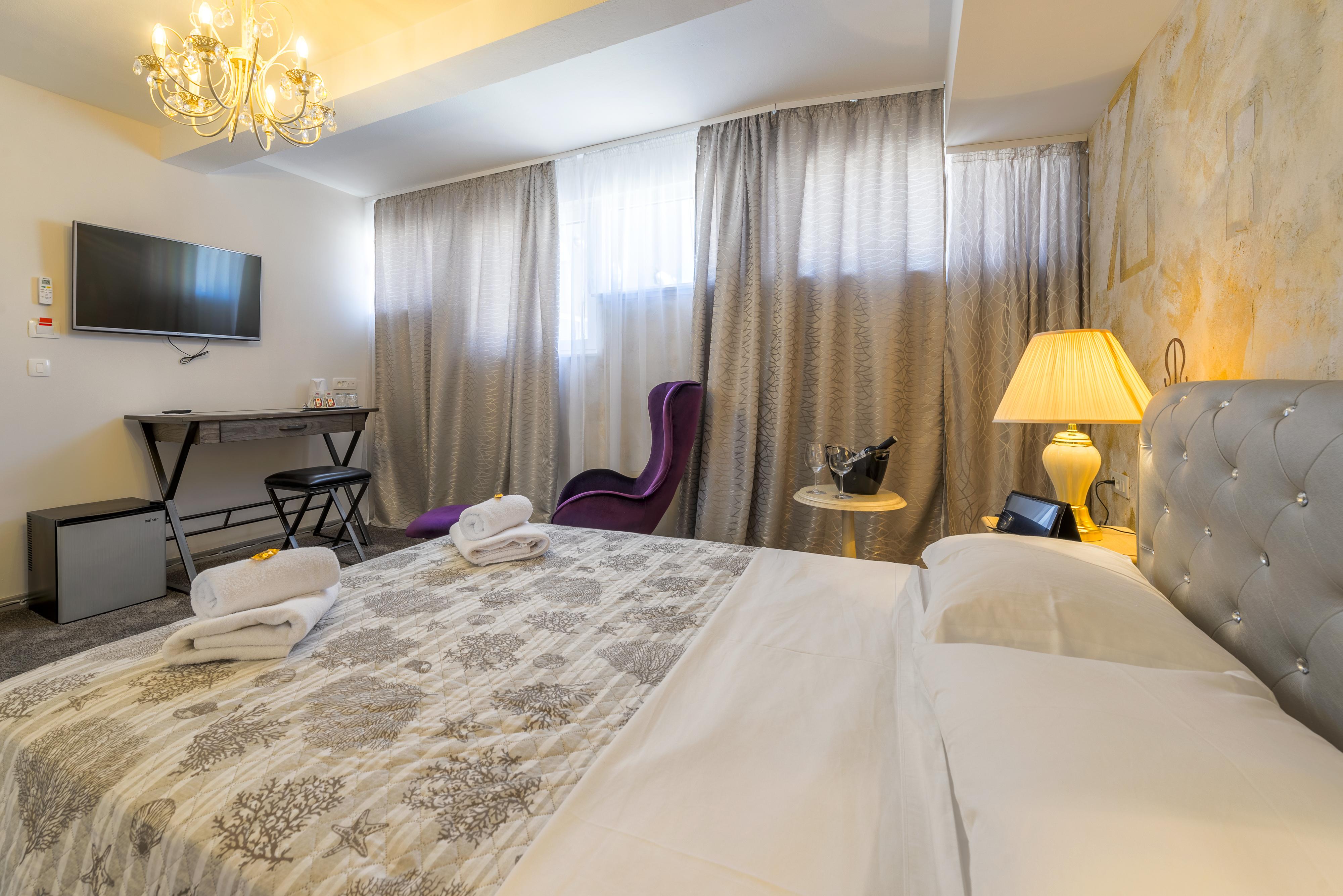พรีมา ลูเซ ดาวน์ทาวน์ - เอ็มเอจี เควนต์ แอนด์ เอเลแกนต์ บูติก โฮเทล Hotel สปลิท ภายนอก รูปภาพ